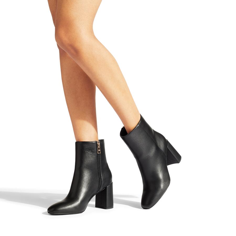 WILLOW ANKLE CARVELA Boots
