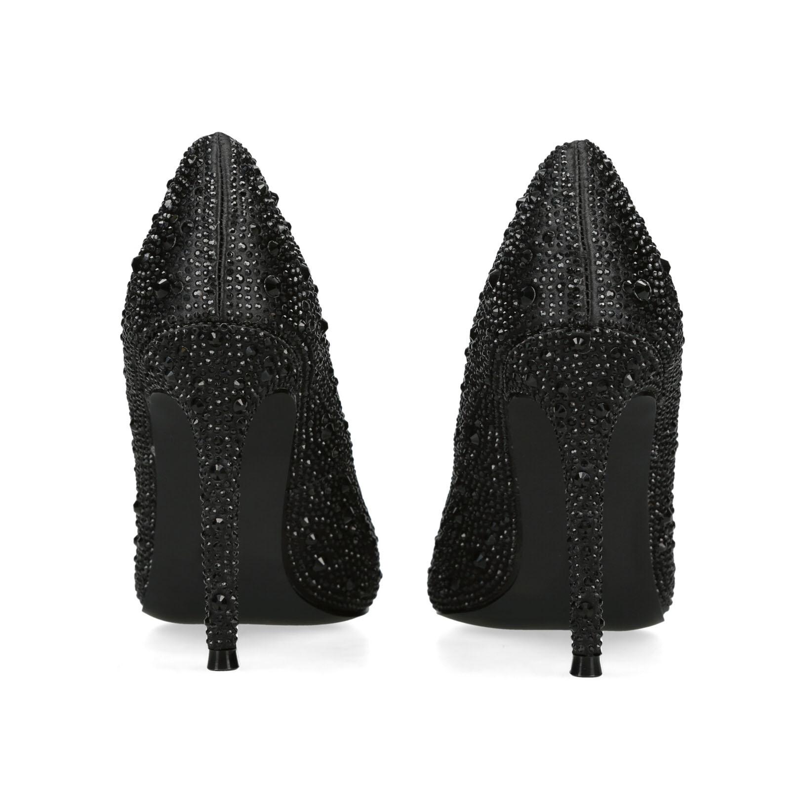 Madden Ltd Steve Madden Kurt Geiger Emily Ratajkowski Stars In