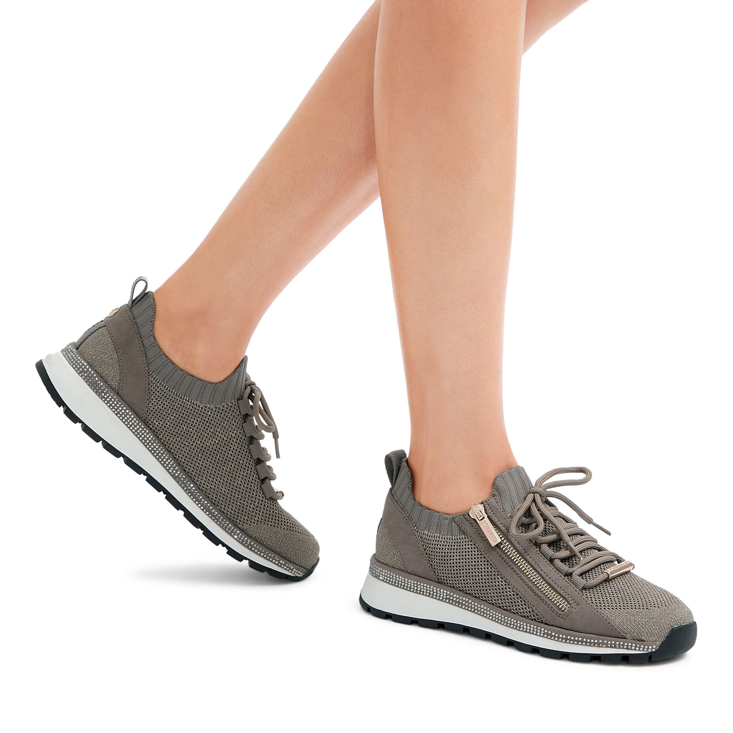 Pace Zip Knit Trainer alternative 2
