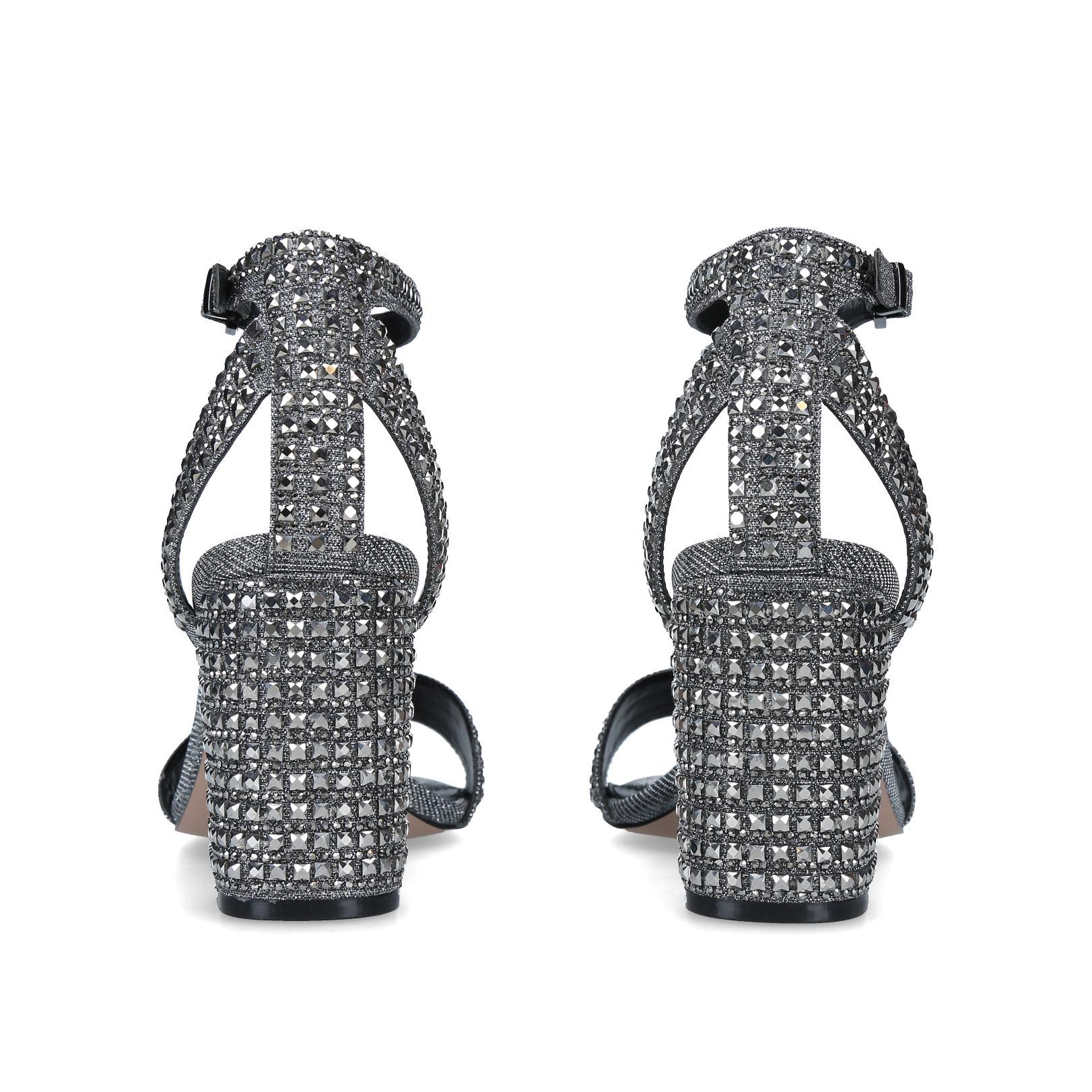 Kianni carvela deals